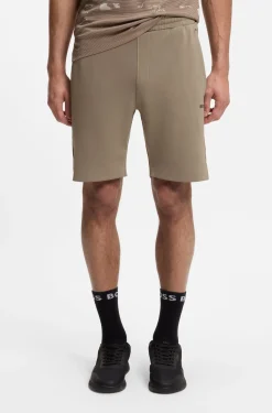 Active shorts in quick-dry fabric with reflective logo