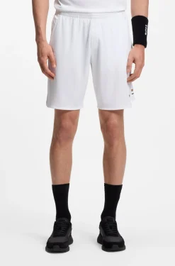 Active Stretch-fabric shorts with mesh pocket bags