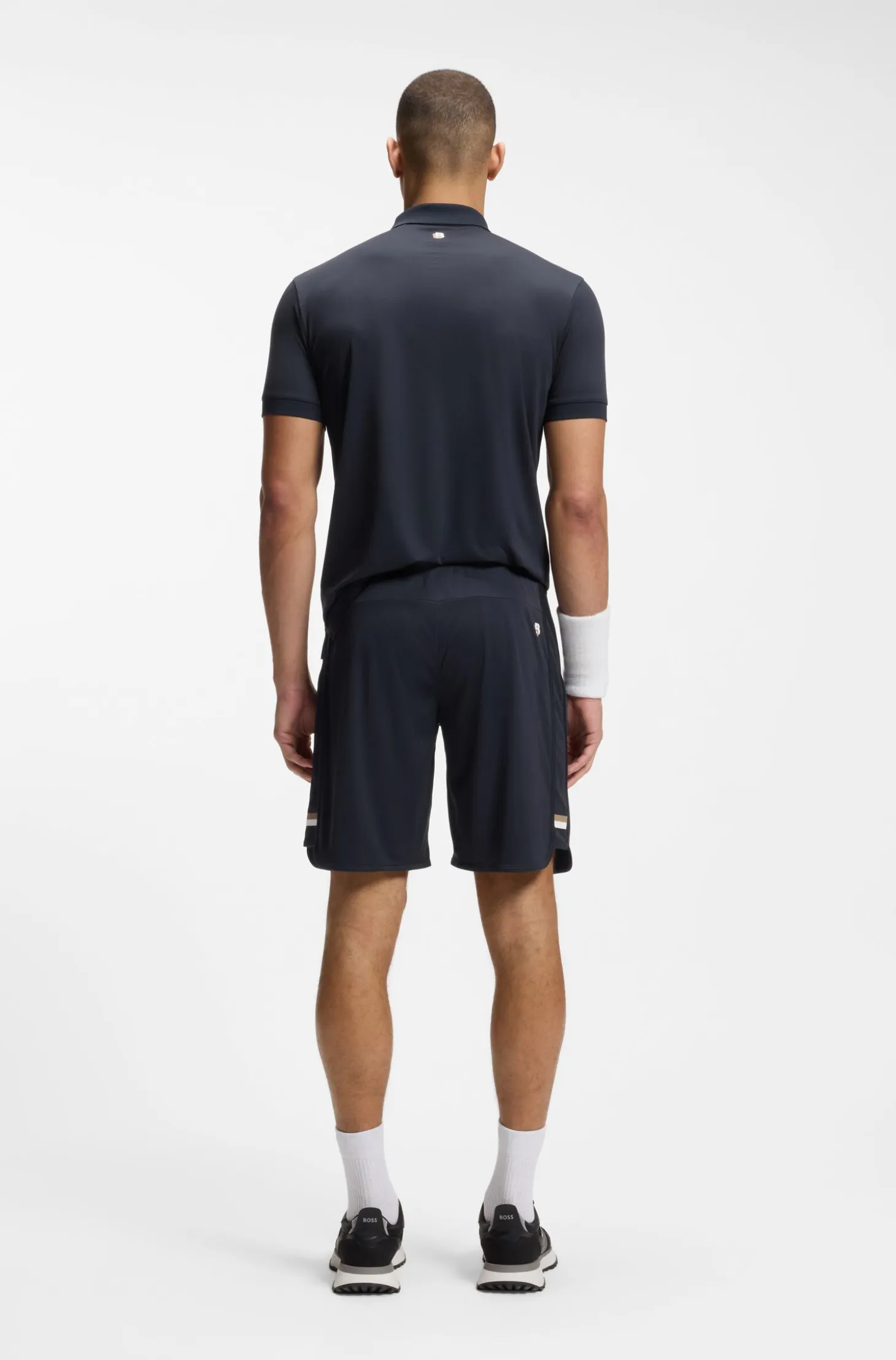 Active Stretch-fabric shorts with mesh pocket bags
