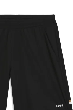 Active Stretch-fabric shorts with mesh pocket bags