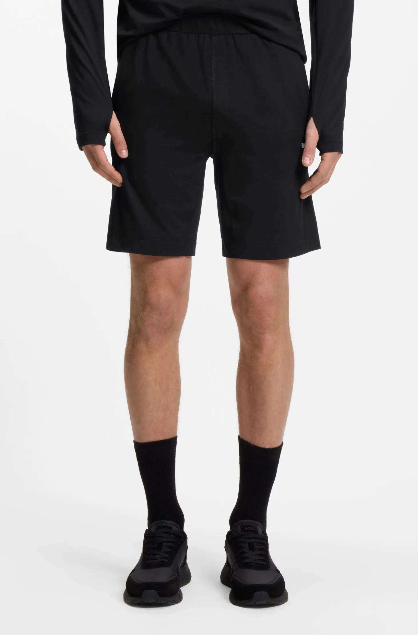 Active training shorts in quick-drying fabric