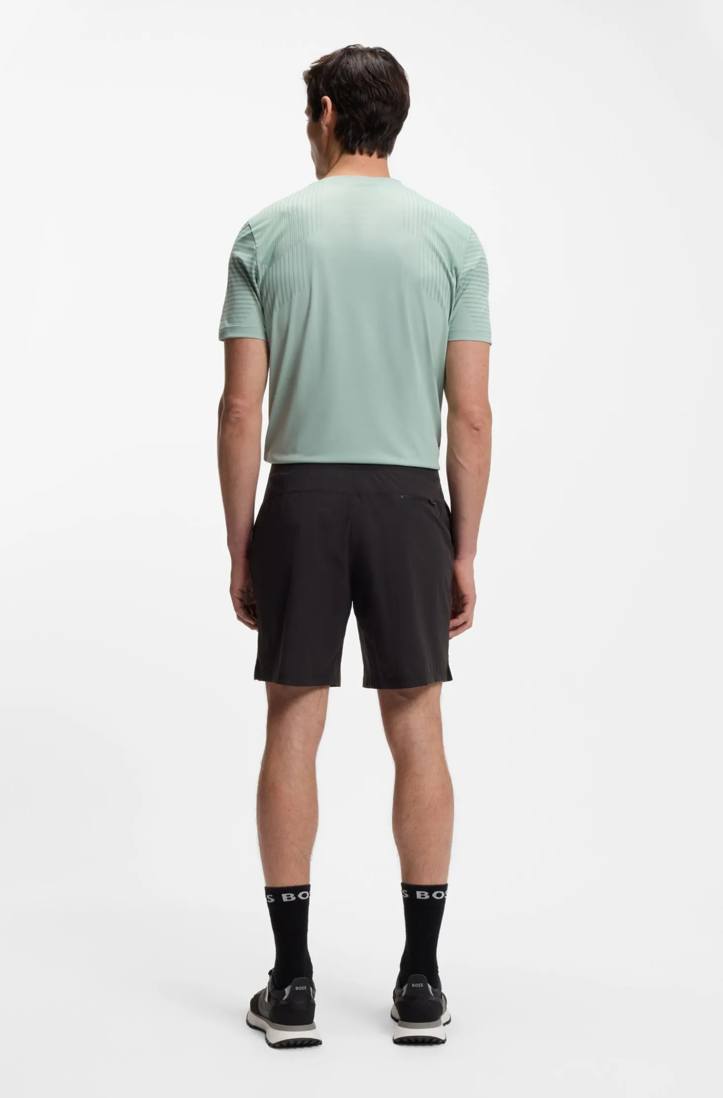 Active water-repellent shorts with four-way stretch