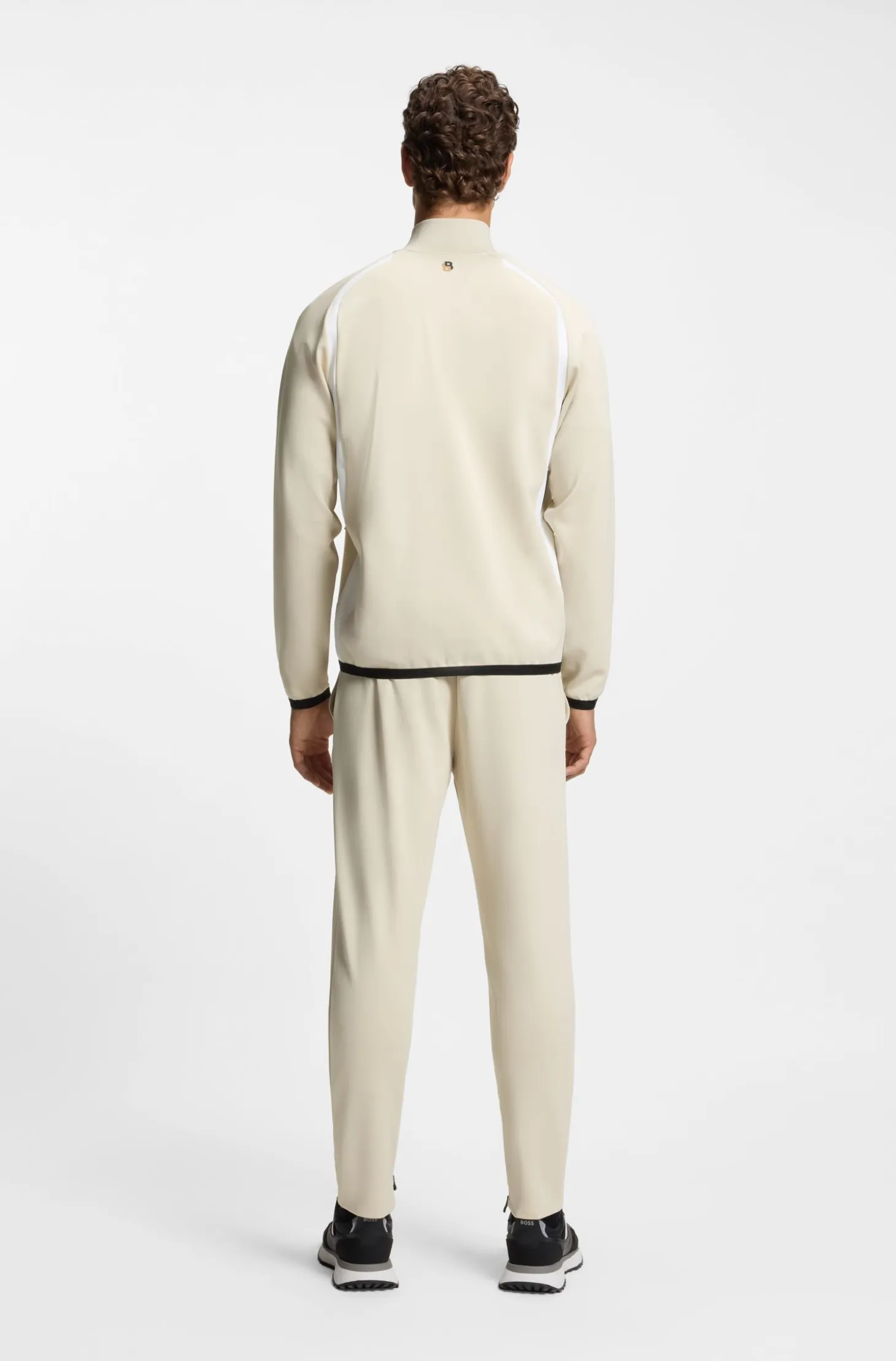 Active Zip-up sweatshirt with temperature-regulating performance
