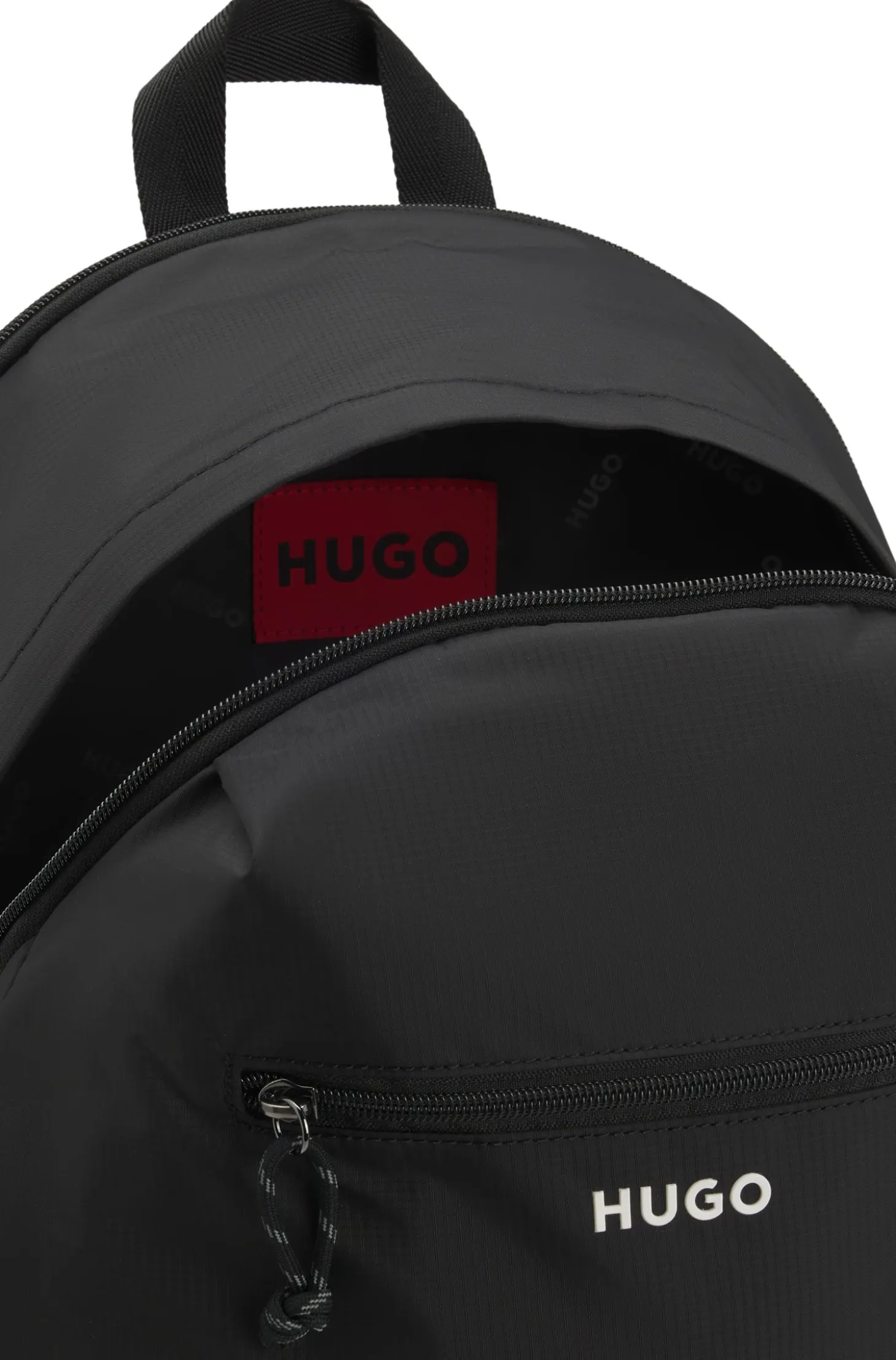 Backpack with contrast logo