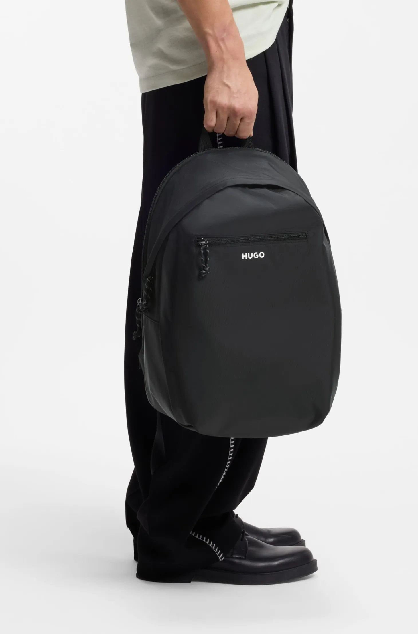 Backpack with contrast logo