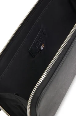 Belt bag with logo lettering