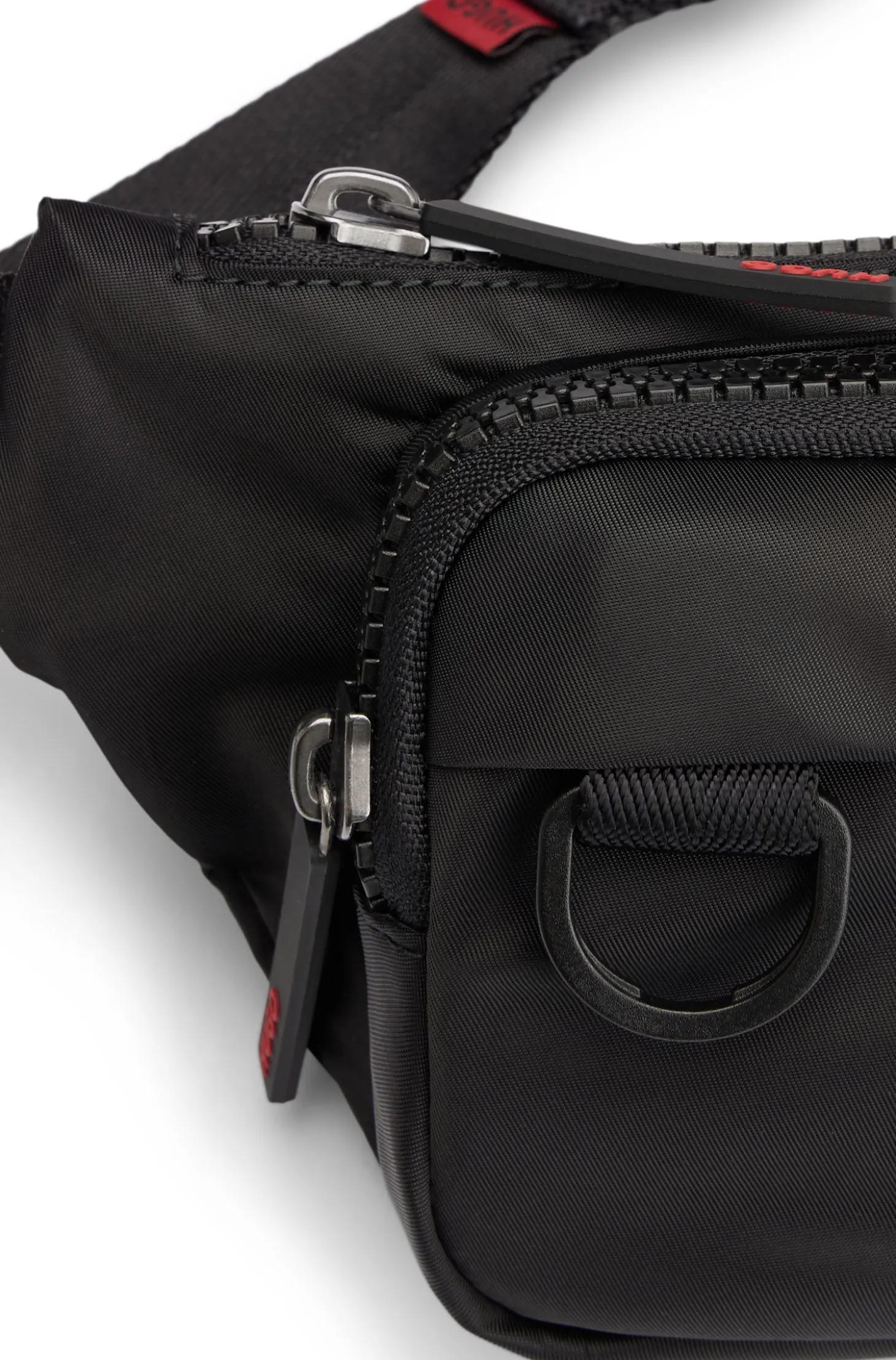 Belt bag with rubber logo label