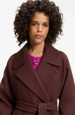 Belted coat in a wool blend