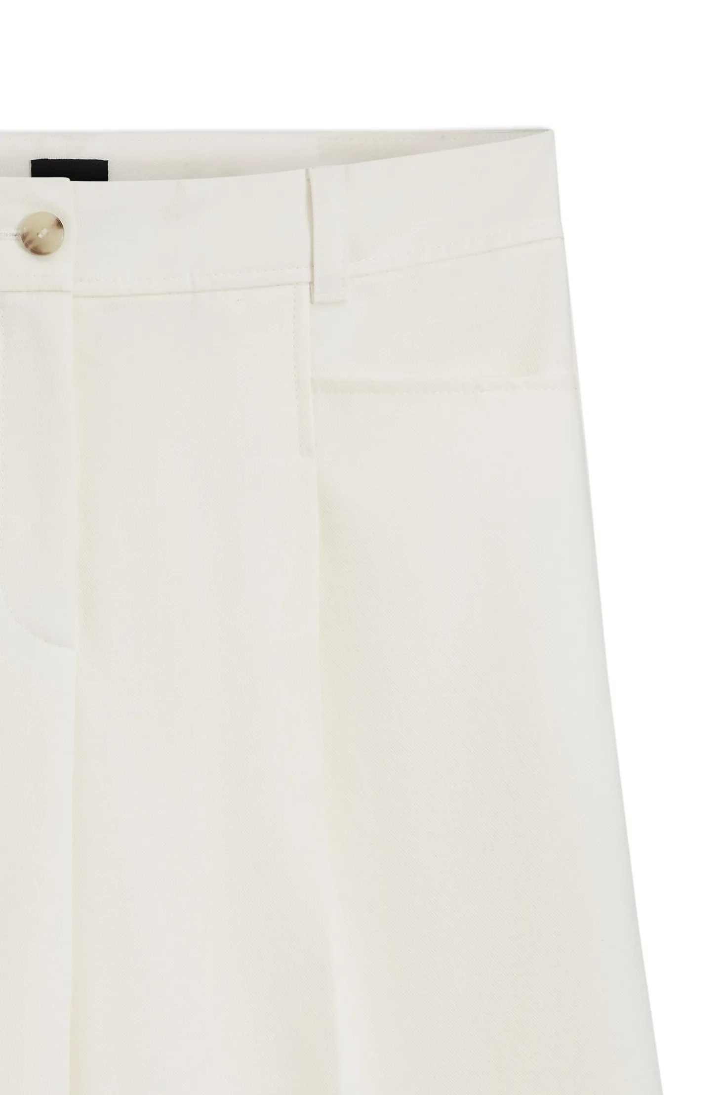 Bermuda trousers with front pleats