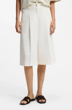 Bermuda trousers with front pleats
