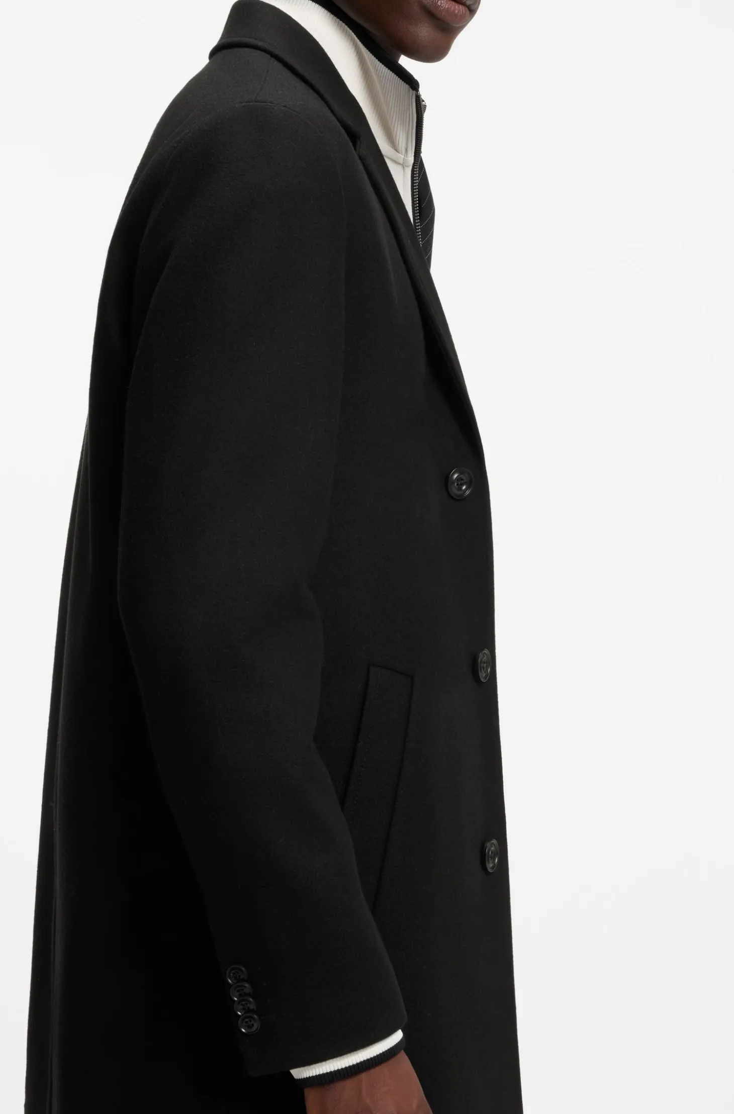 Buttoned coat in a virgin-wool blend