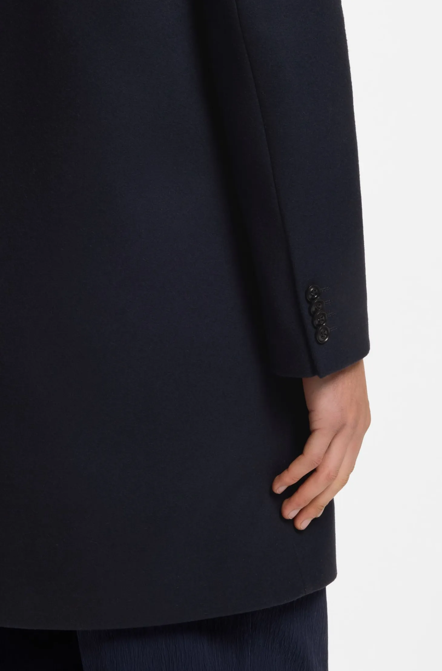 Buttoned coat in a virgin-wool blend
