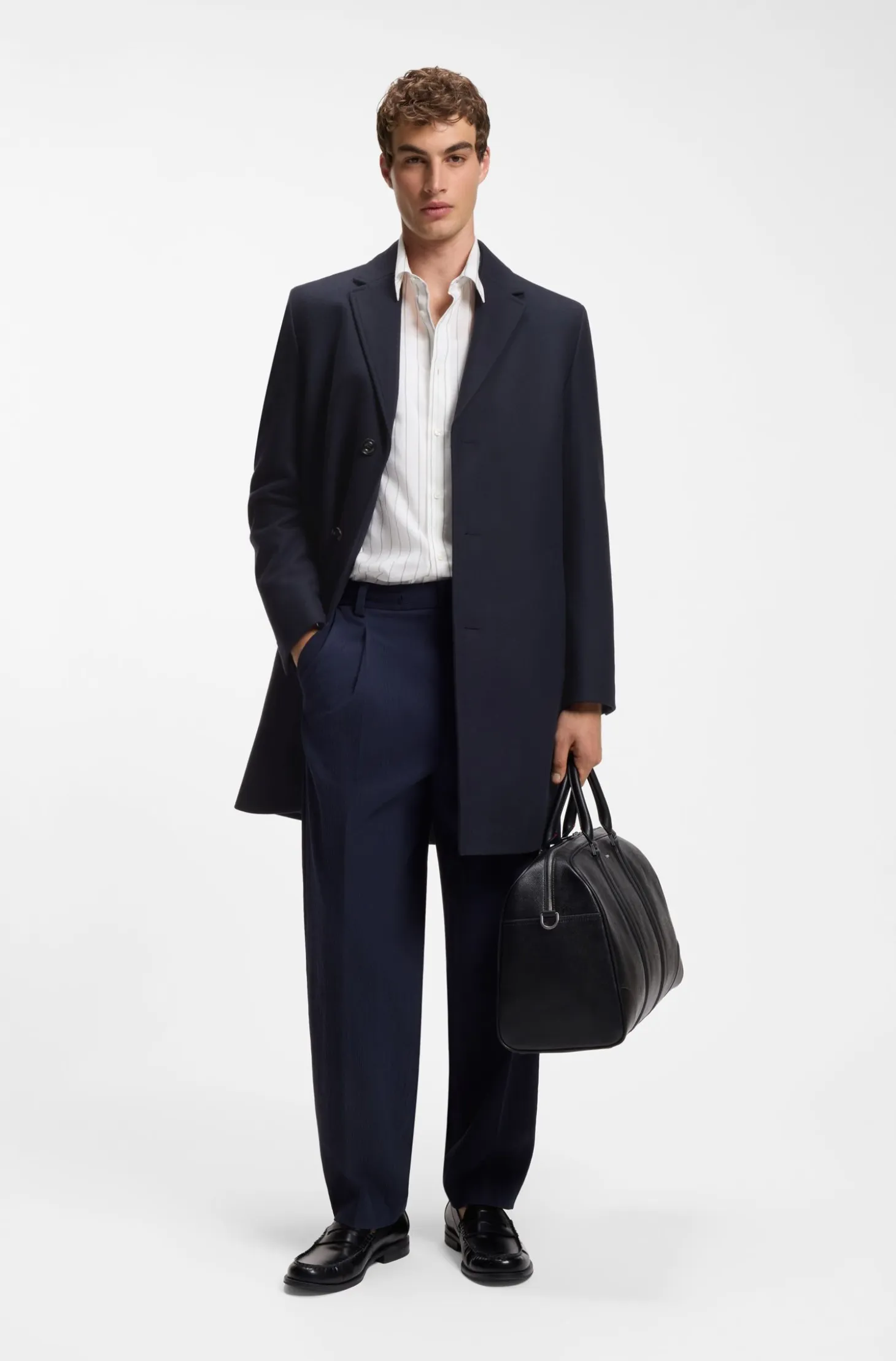 Buttoned coat in a virgin-wool blend