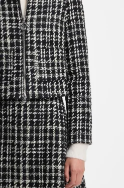 Checked boucle jacket with A-line cut
