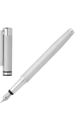 Chrome fountain pen with engraved pattern