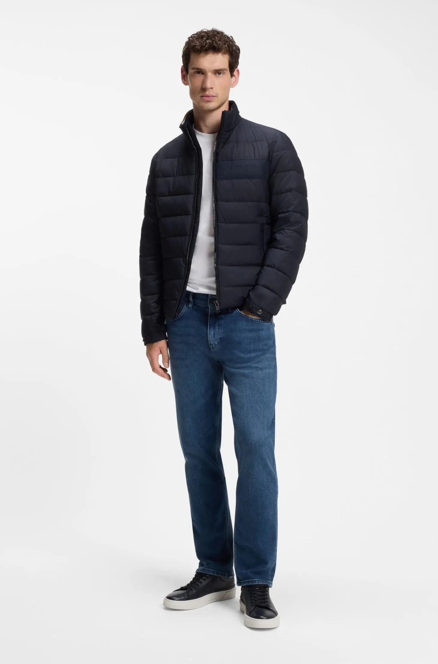 Classic padded jacket with a zip closure