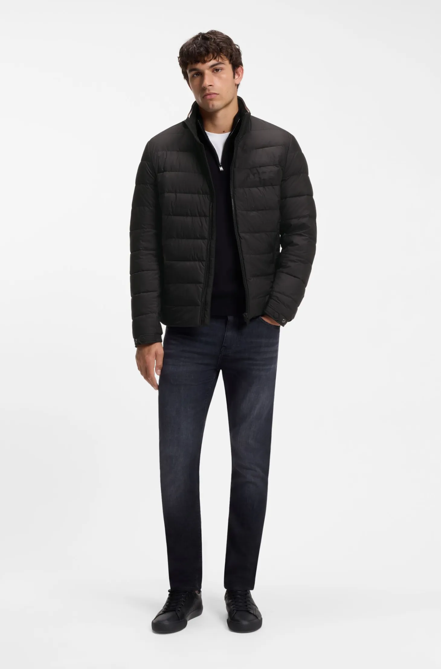 Classic padded jacket with a zip closure