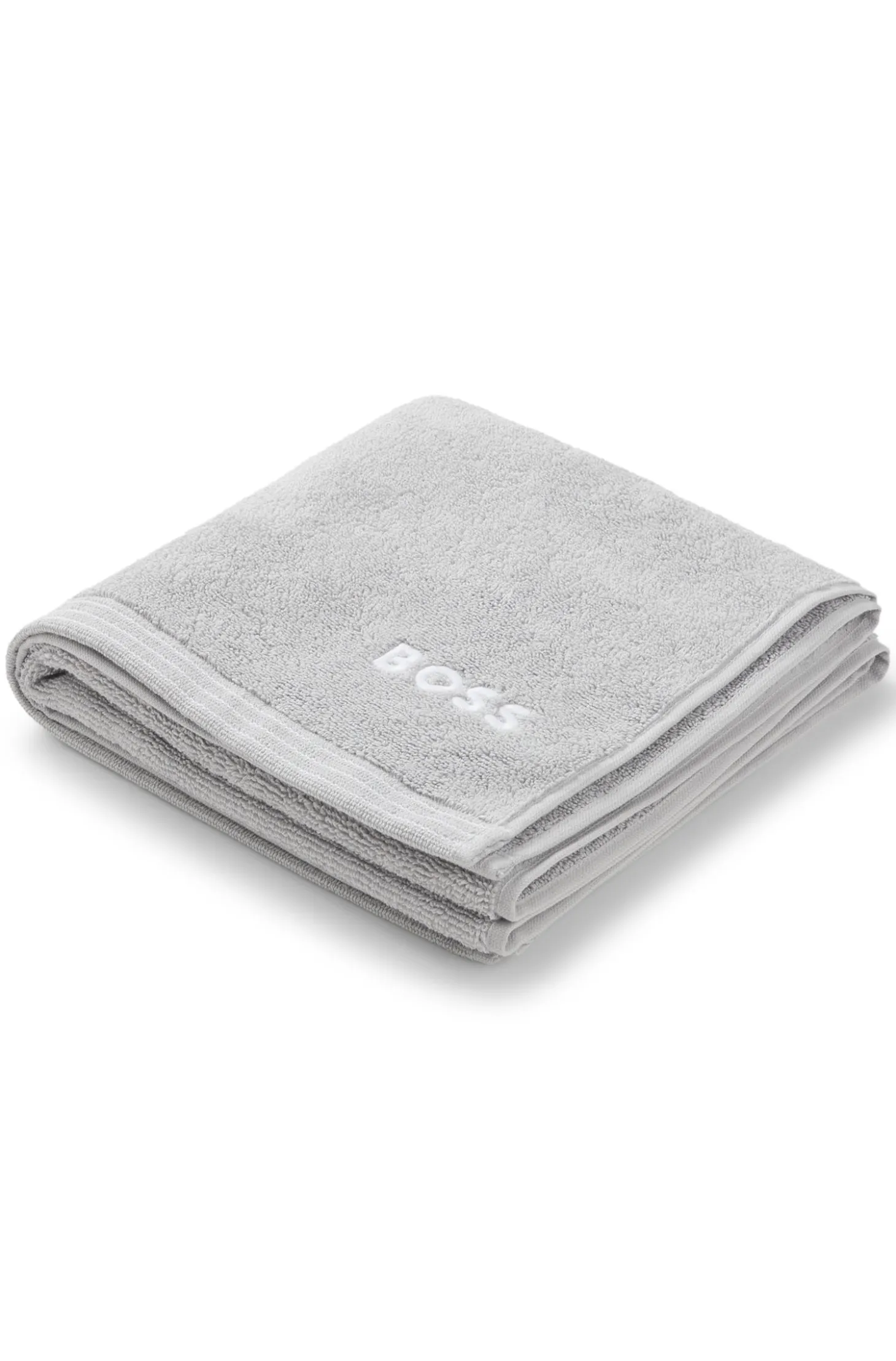 Cotton bath towel with contrast embroidered logo