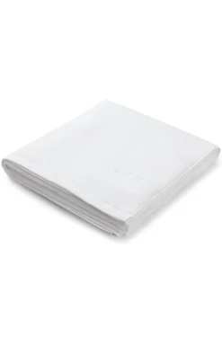Cotton bath towel with contrast embroidered logo