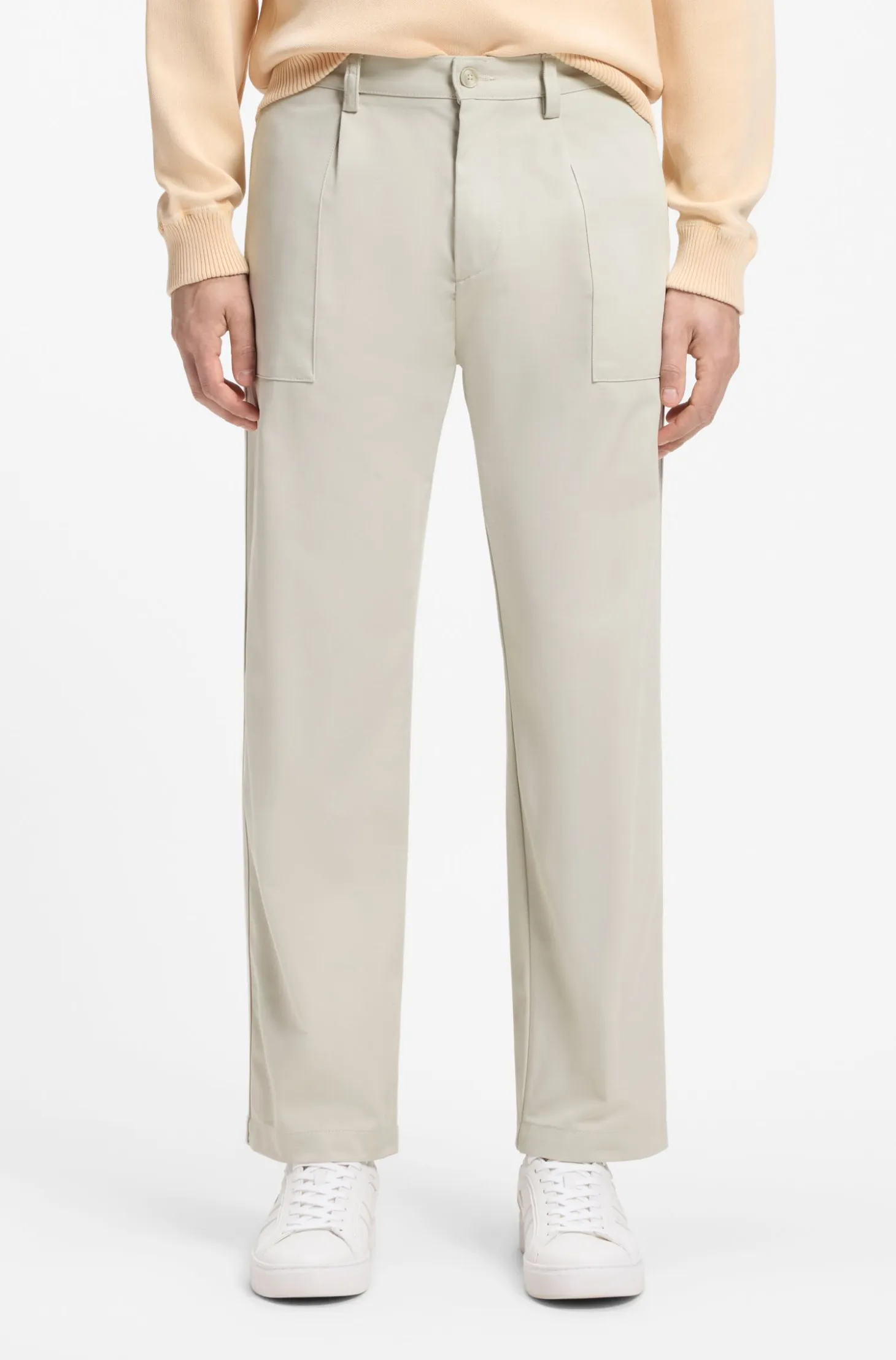 Cotton-blend chinos with pleat and patch pocket