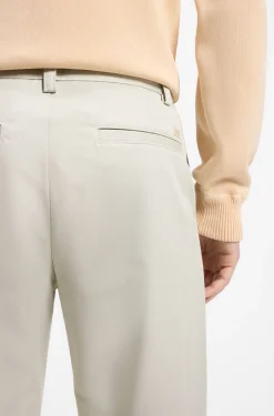 Cotton-blend chinos with pleat and patch pocket