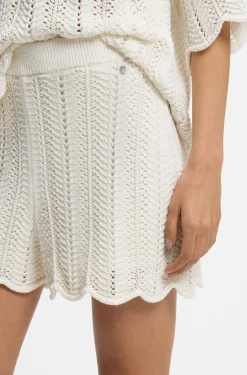 Cotton-blend knitted shorts with wave structure