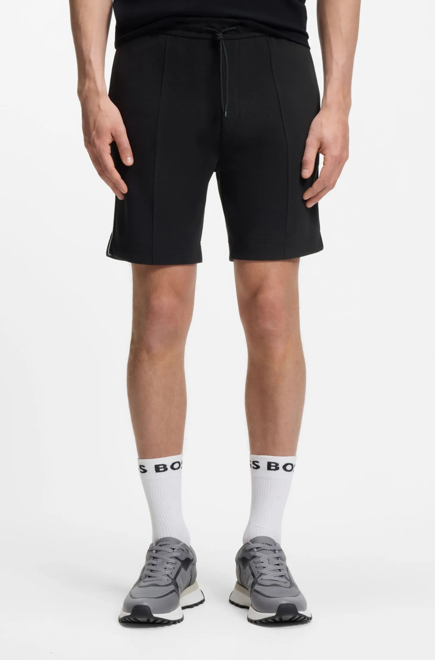 Cotton-blend shorts with piped trims