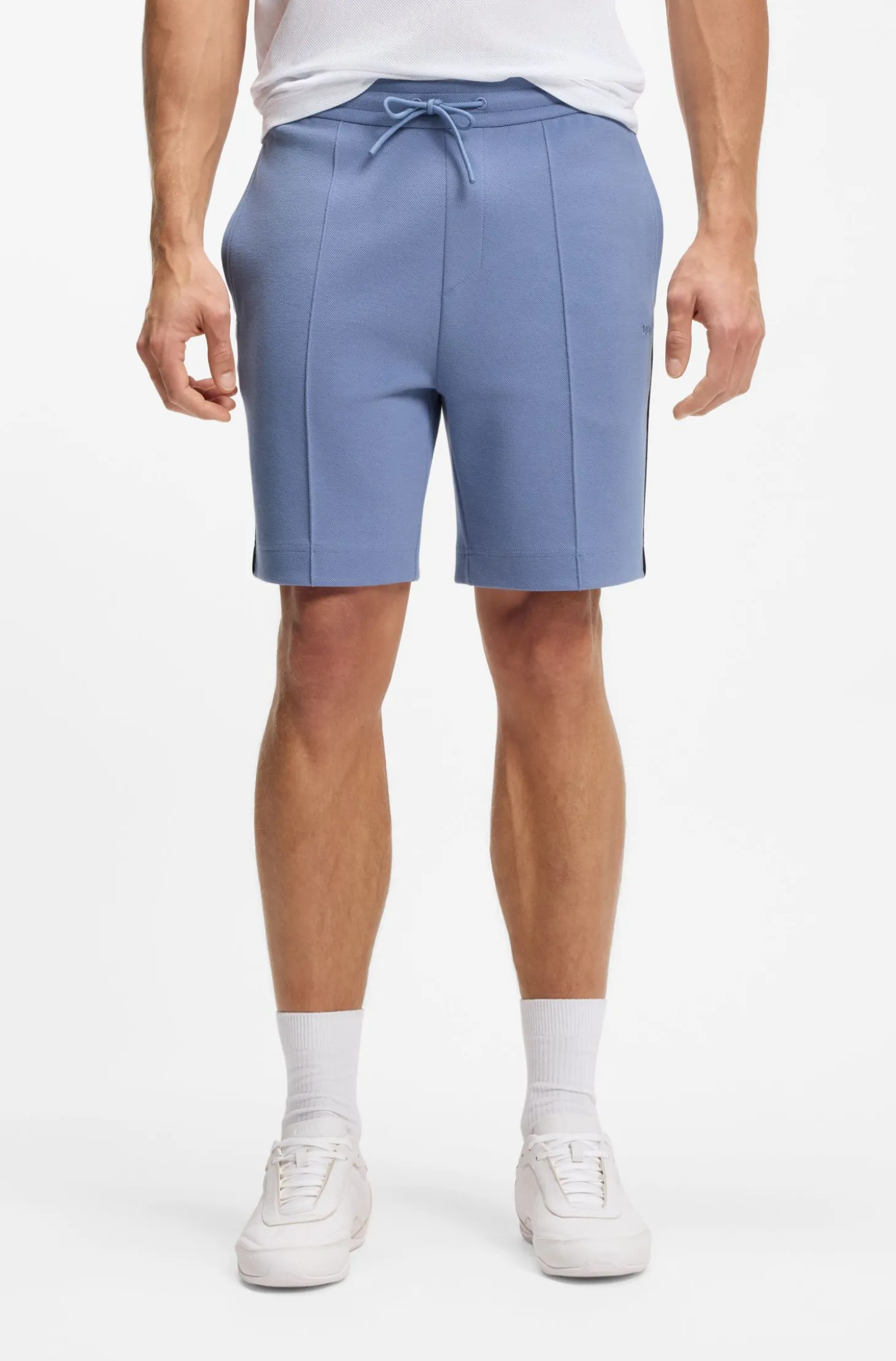 Cotton-blend shorts with piped trims