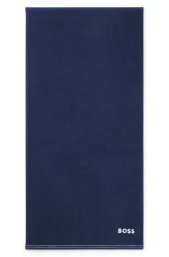 Cotton hand towel with contrast embroidered logo