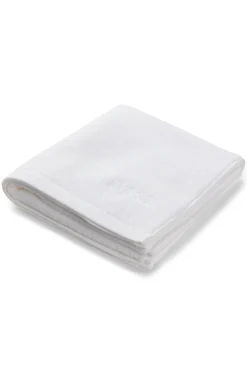 Cotton hand towel with contrast embroidered logo