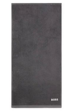 Cotton hand towel with contrast embroidered logo