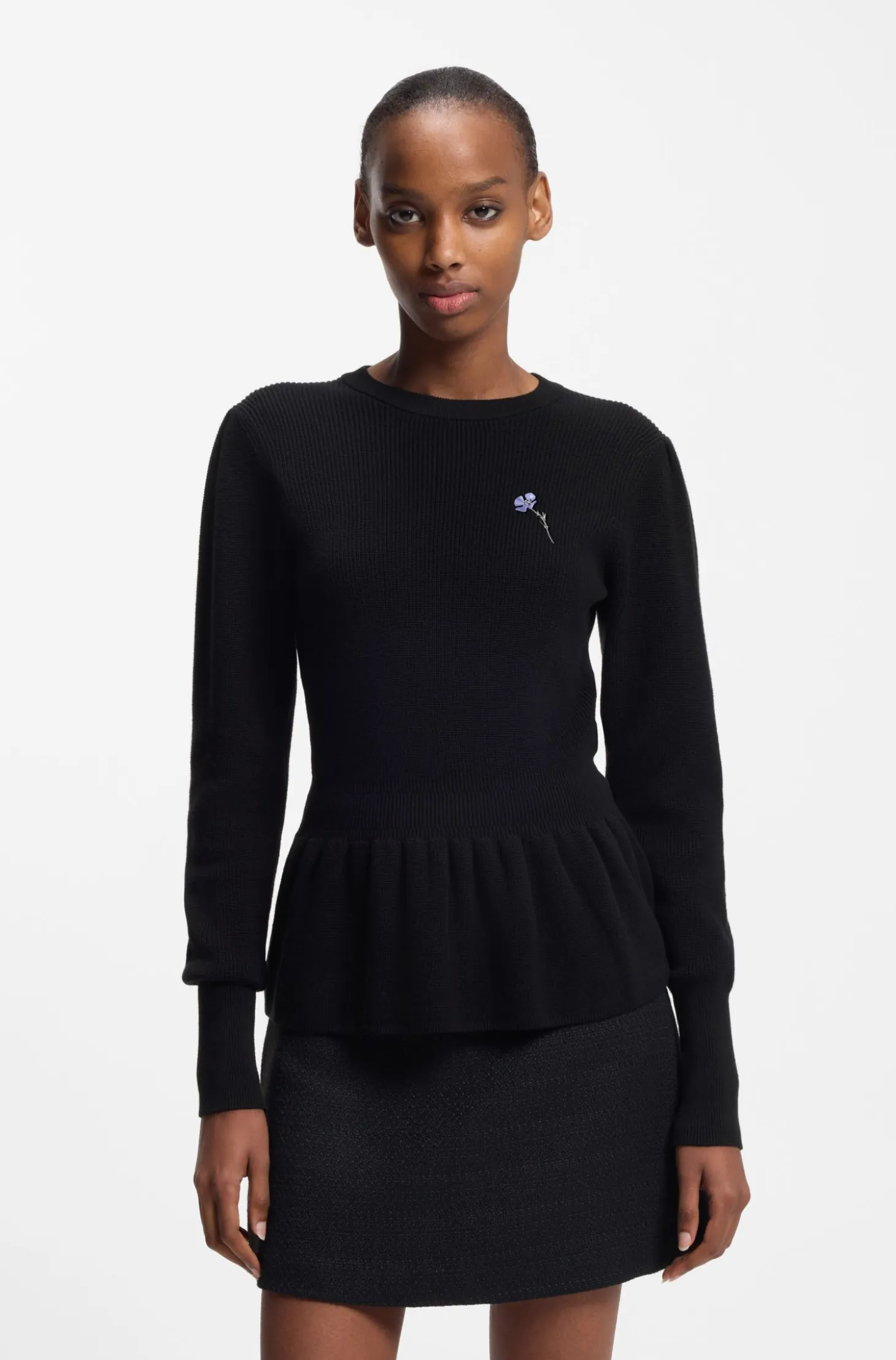 Cotton sweater with detachable floral brooch