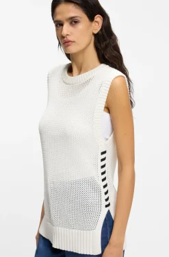 Cotton top with mesh structure