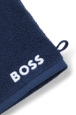 Cotton wash mitt with contrast embroidered logo