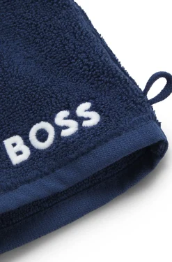Cotton wash mitt with contrast embroidered logo