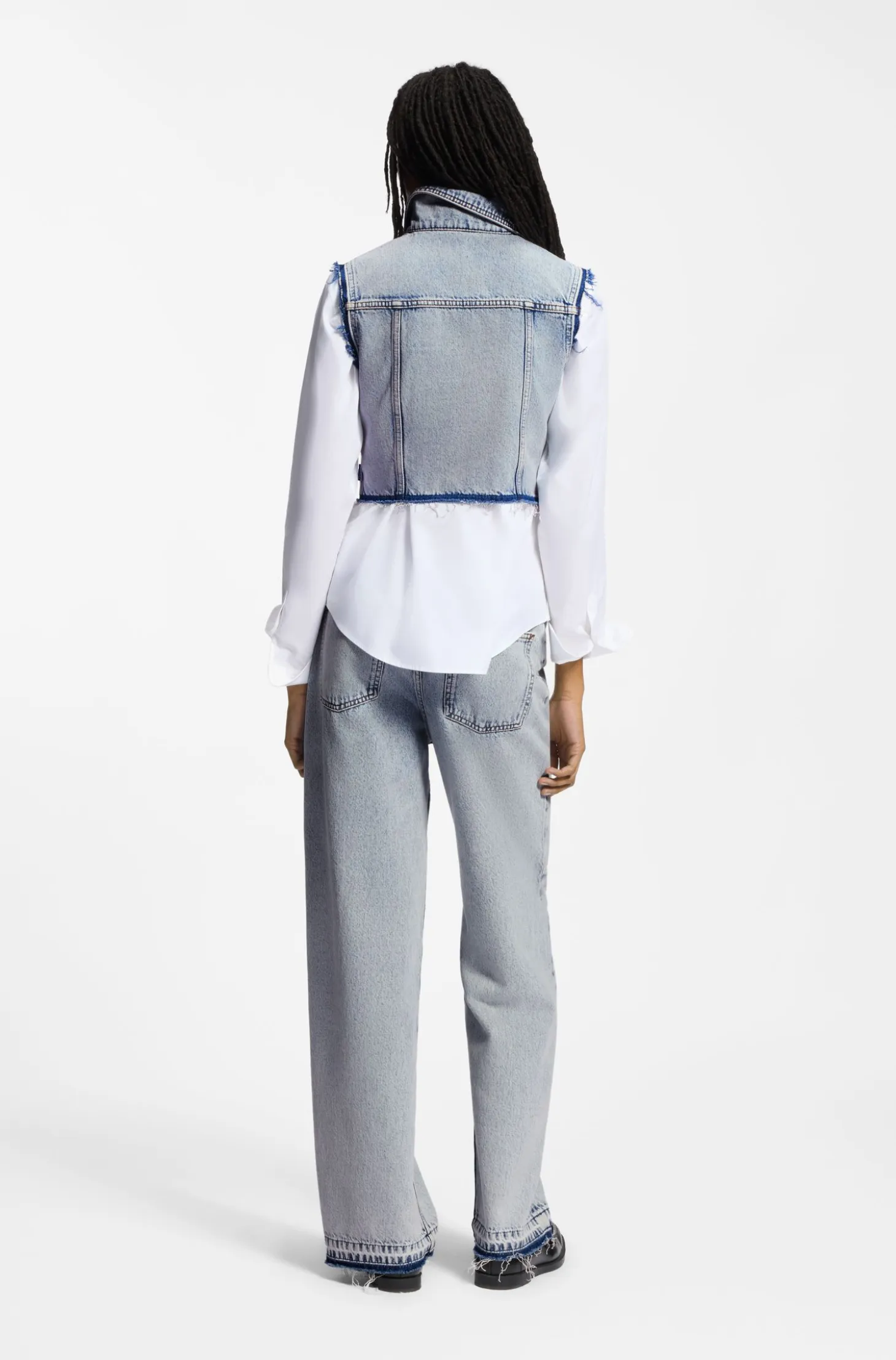 Cropped sleeveless vest in azure-blue denim