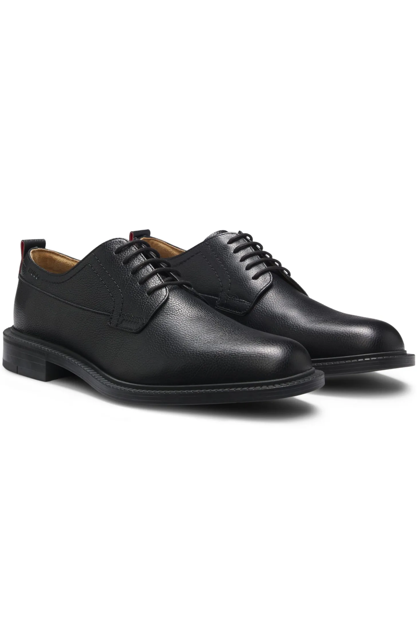 Derby shoes in grained leather