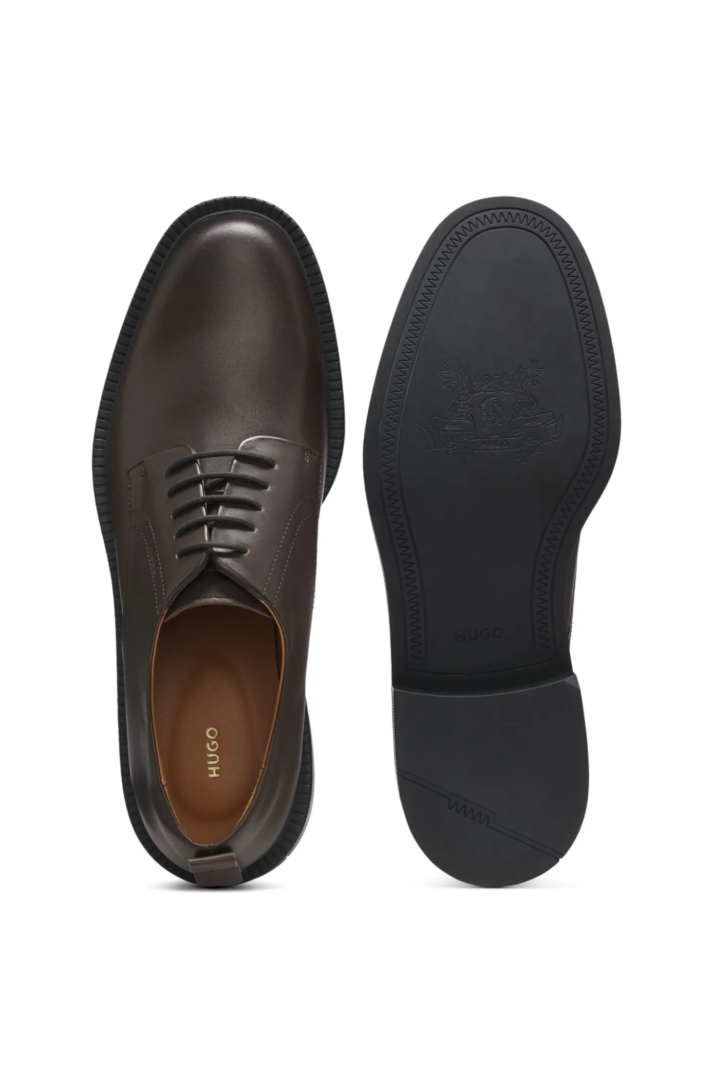 Derby shoes in leather with embossed logo