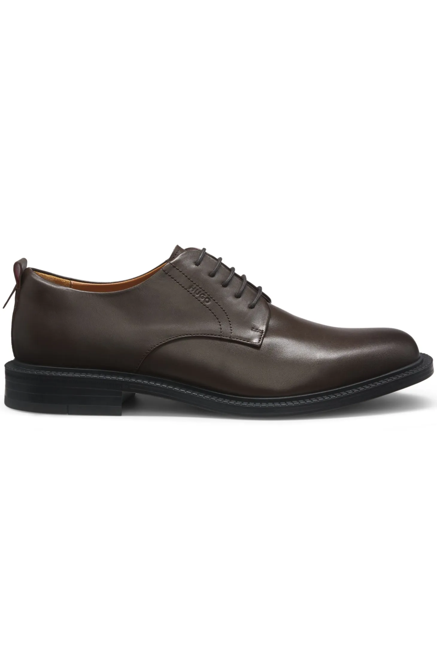 Derby shoes in leather with embossed logo