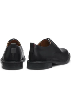 Derby shoes in leather with embossed logo