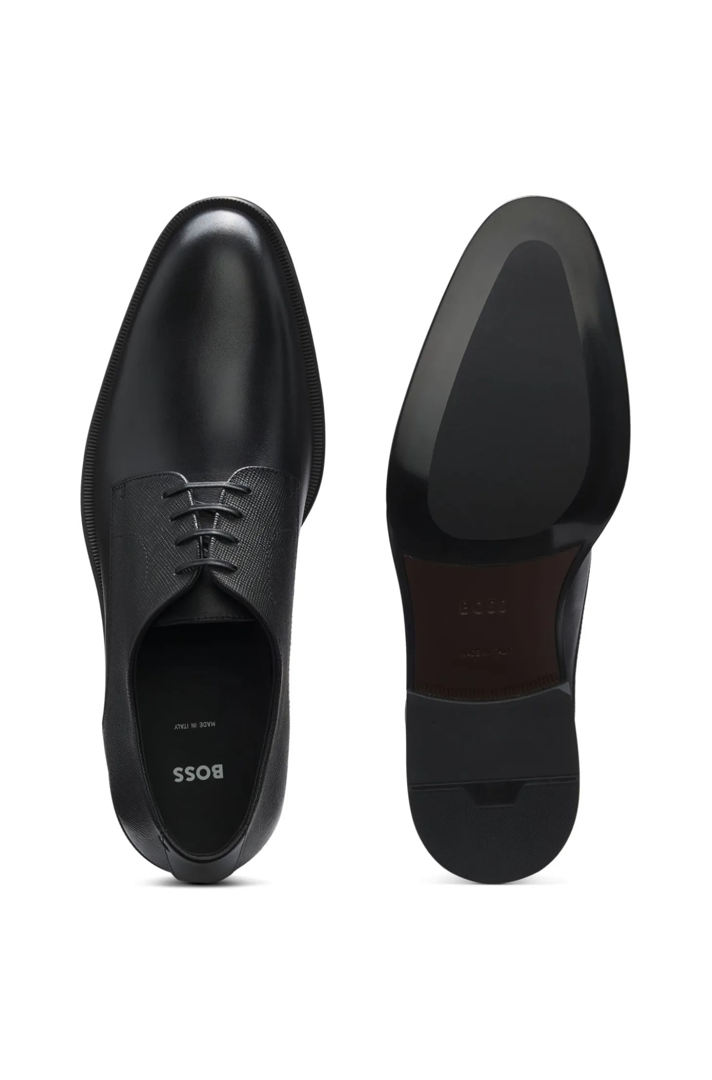 Derby shoes in smooth and textured leather