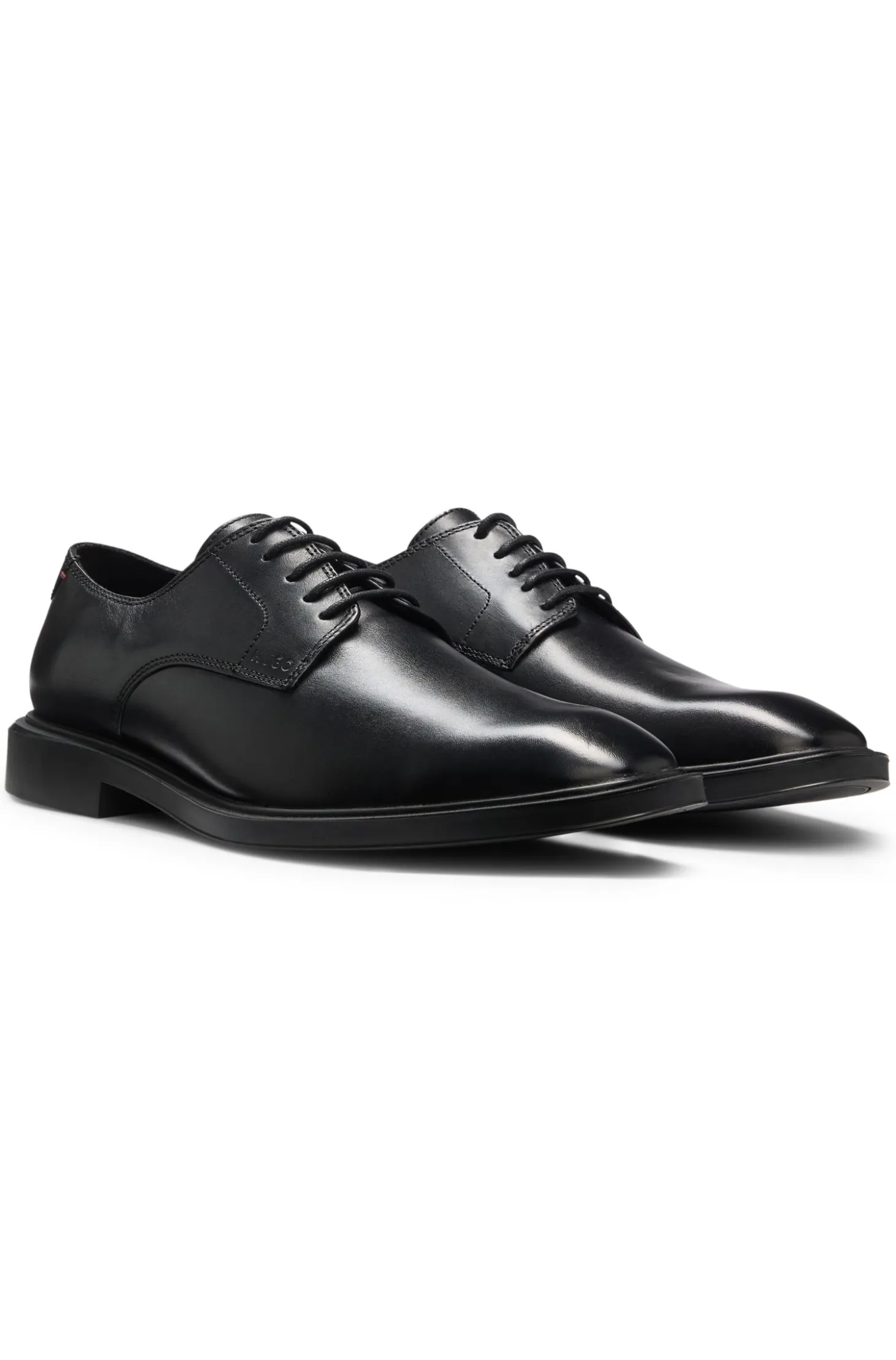 Derby shoes in smooth leather with embossed logo
