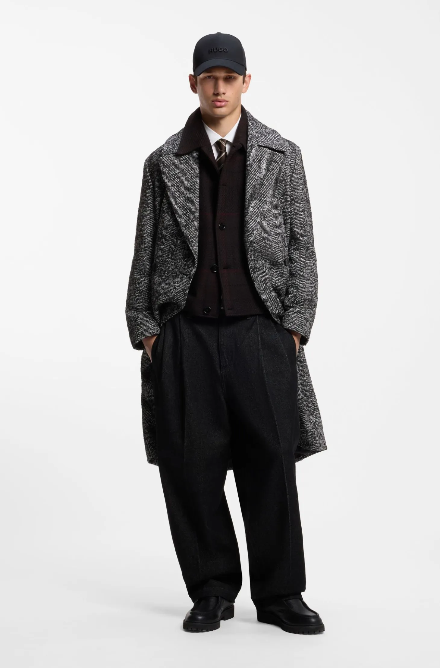 Double-breasted coat in a virgin wool blend