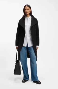 Double-breasted coat in a wool blend