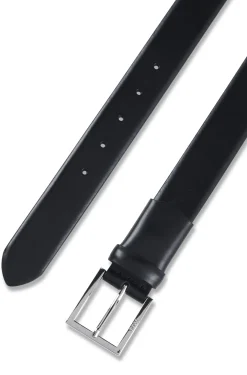 Dressletic leather belt with concealed elasticated section