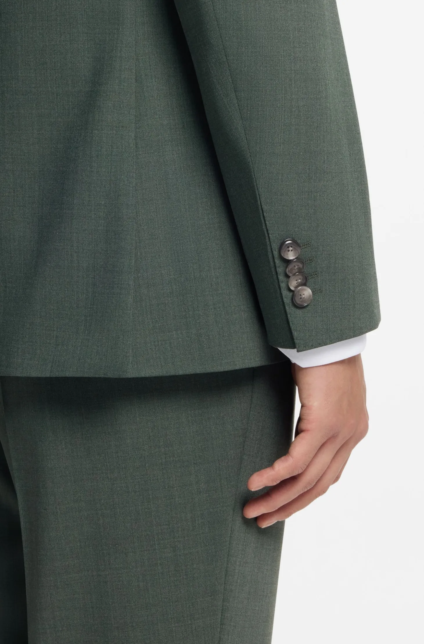 Easy-care suit in stretch cloth with wool
