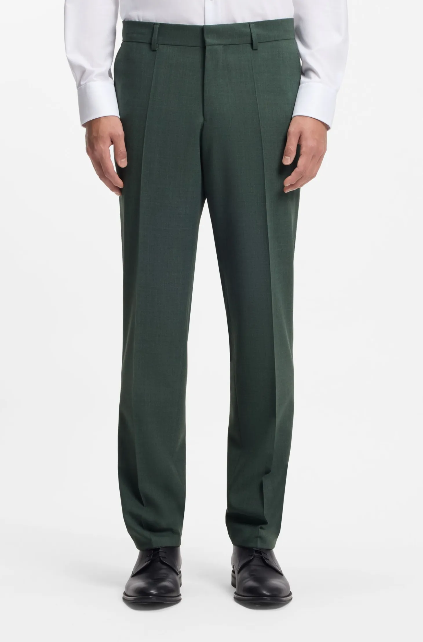 Easy-care suit in stretch cloth with wool
