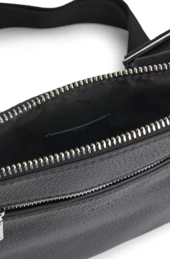 Envelope bag in Italian leather with embossed logo