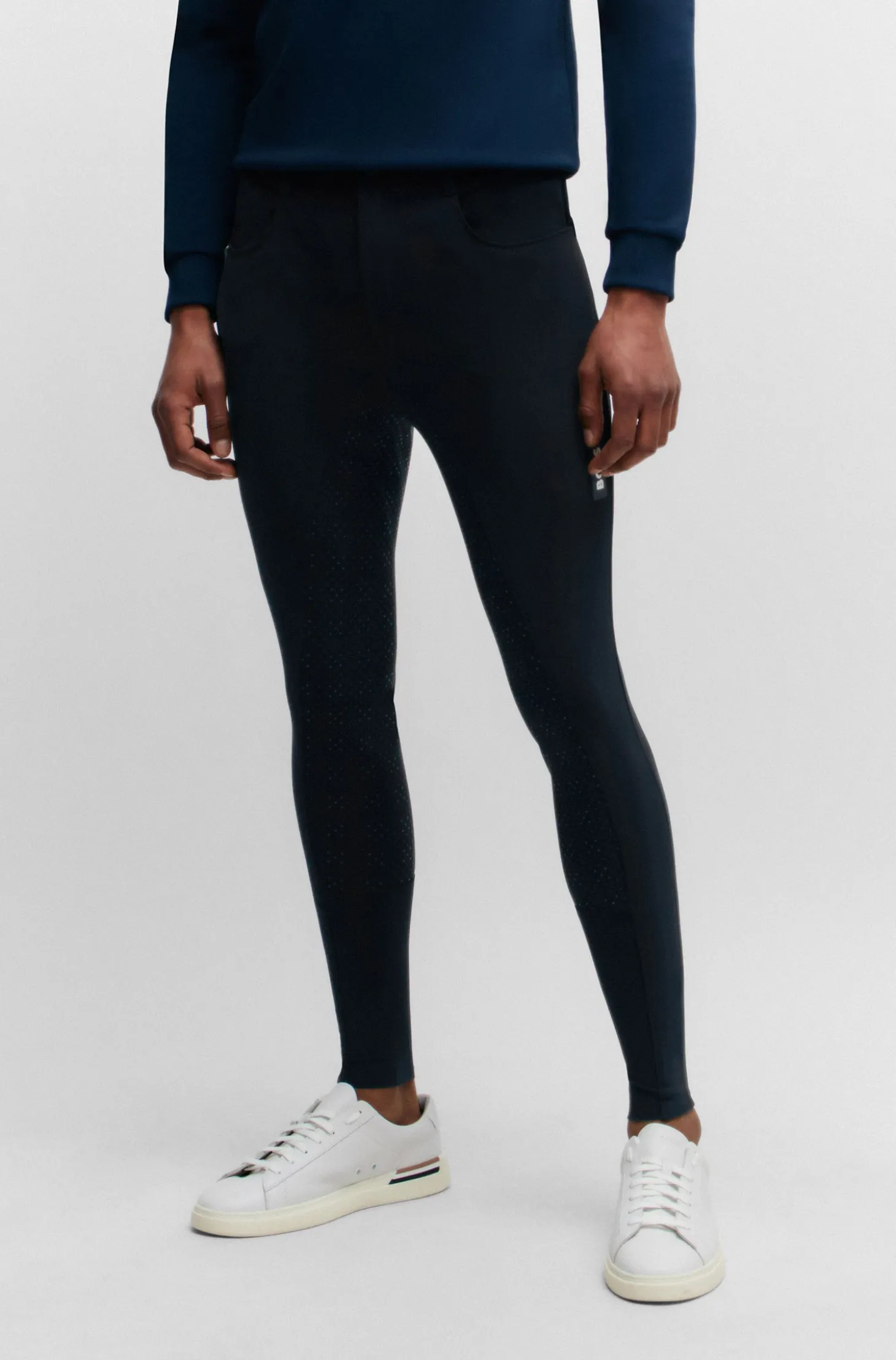 Equestrian breeches with full grip