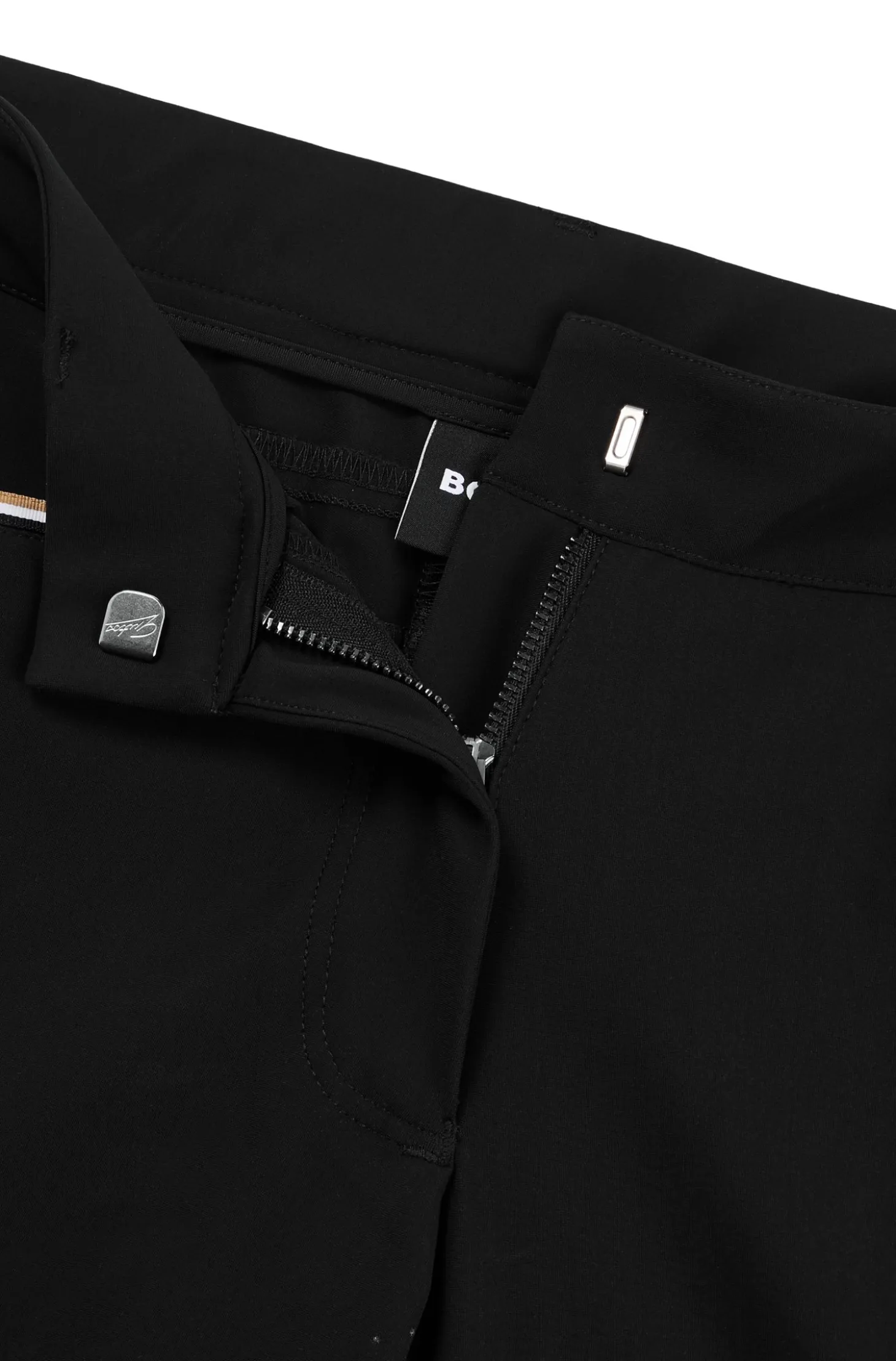 Equestrian full-grip breeches in power-stretch material